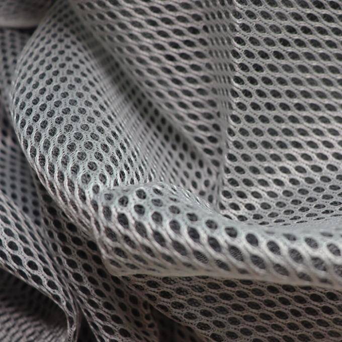 สายใยสีดํา 3D Mesh ผ้า 100% โพลิเอสเตอร์ สื่อ Mesh หายใจสําหรับโซฟา 1