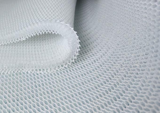 ความจํา 4mm 3D Mesh วัสดุ Polyester Mesh Fabric หายใจได้ดี 0