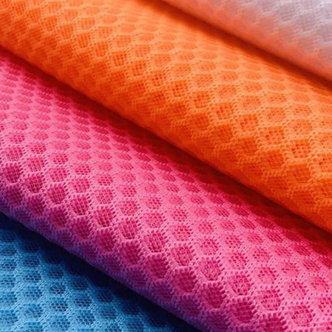 100% โพลีเอสเตอร์รีไซเคิล โพลีเอสเตอร์เมช เครื่องผูก Airmesh วัสดุ 3D Mesh 5